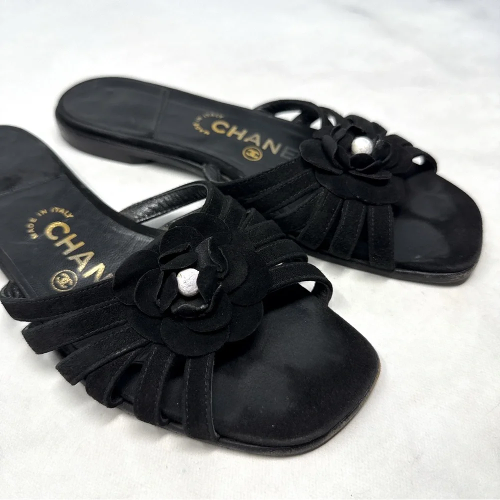 CHANEL Vintage Y2K Camellia Suede Flower Strappy Flat Slide Mule Sandals Black